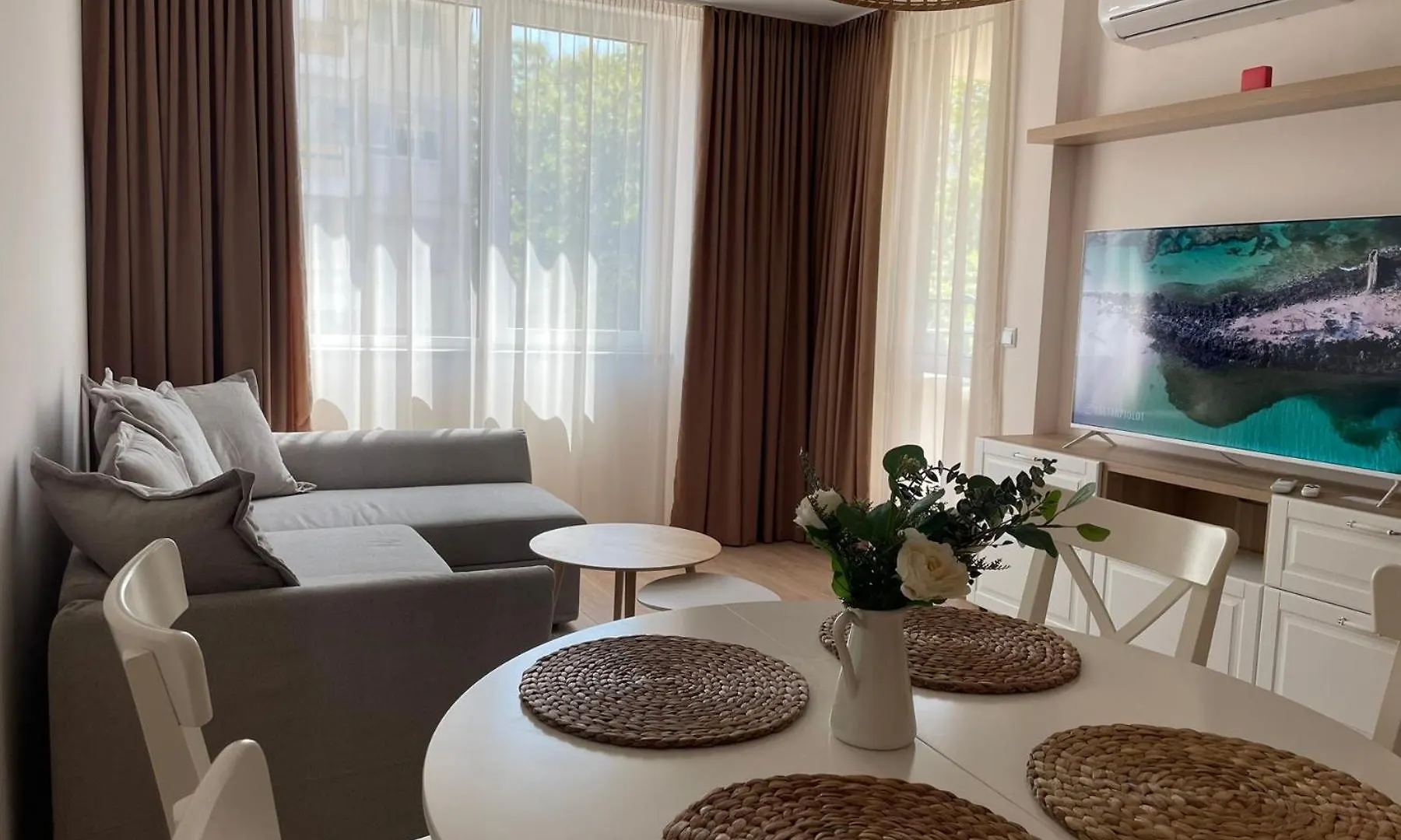 Mv-Brilliant Apartment Varna 0*,